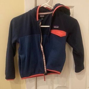 Patagonia girls fleece hooded jacket, XS (5-6)